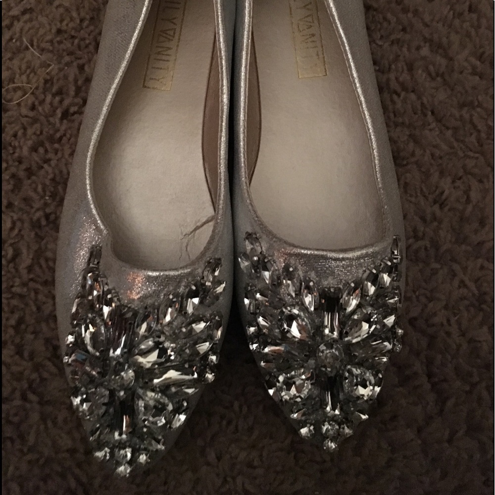 Lily. Vanity size 8 women silver shoes beautiful.